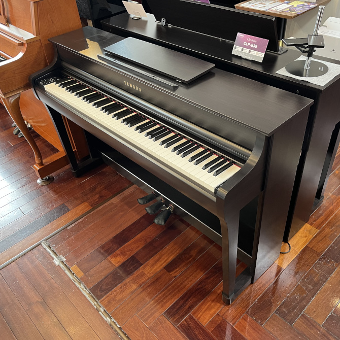 【店頭展示品】ヤマハ 電子ピアノ クラビノーバ CLP-835R ニューダークローズウッド調