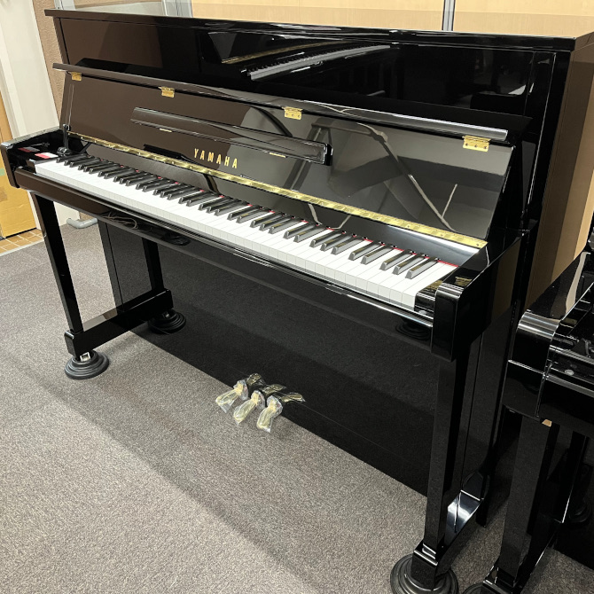 《中古》b113　ヤマハアップライトピアノ