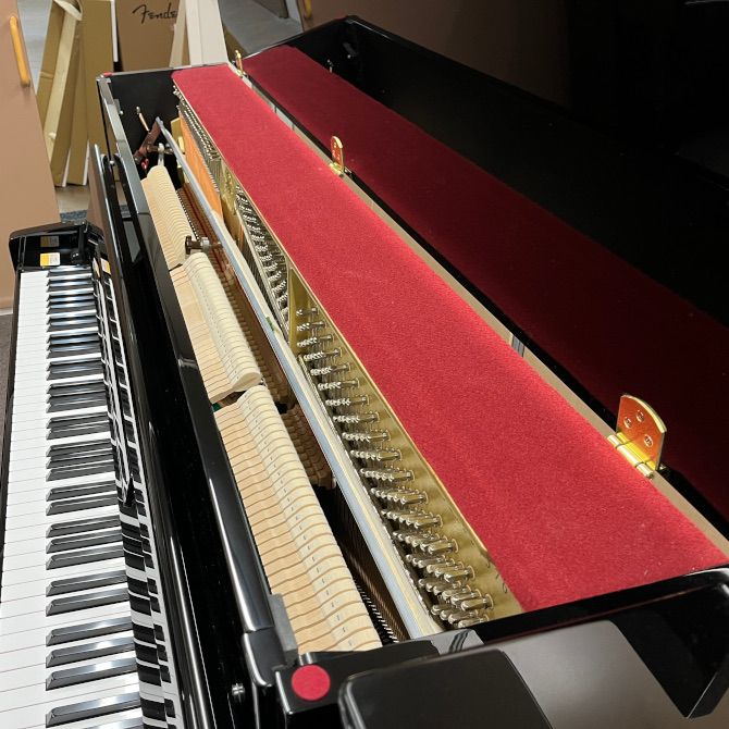 《中古》b113　ヤマハアップライトピアノ