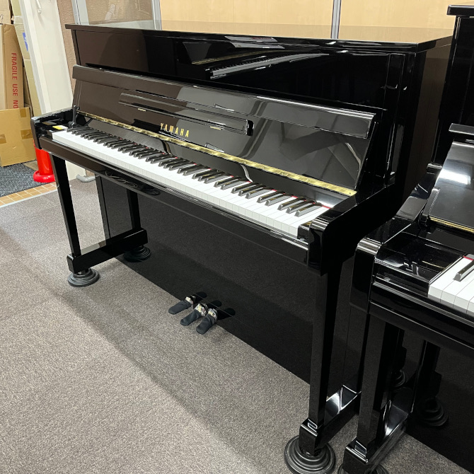 《中古》b113　ヤマハアップライトピアノ