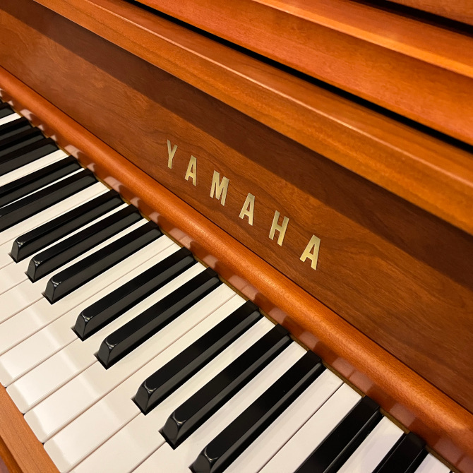 《店頭展示品1台限り》YF101C　ヤマハアップライトピアノ