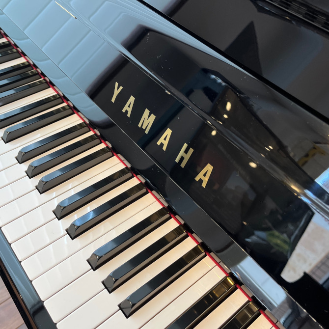 《中古》U10BL　ヤマハアップライトピアノ