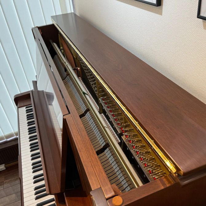 《中古》UX300Wn　ヤマハアップライトピアノ