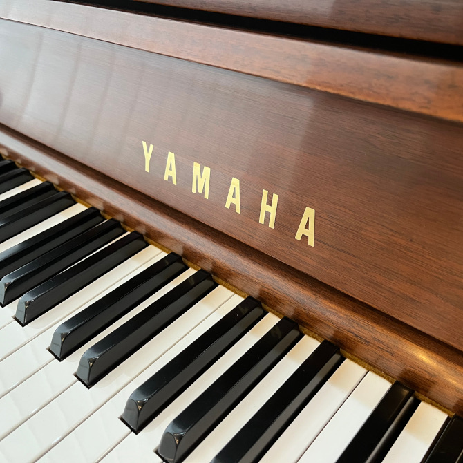 《中古》UX300Wn　ヤマハアップライトピアノ