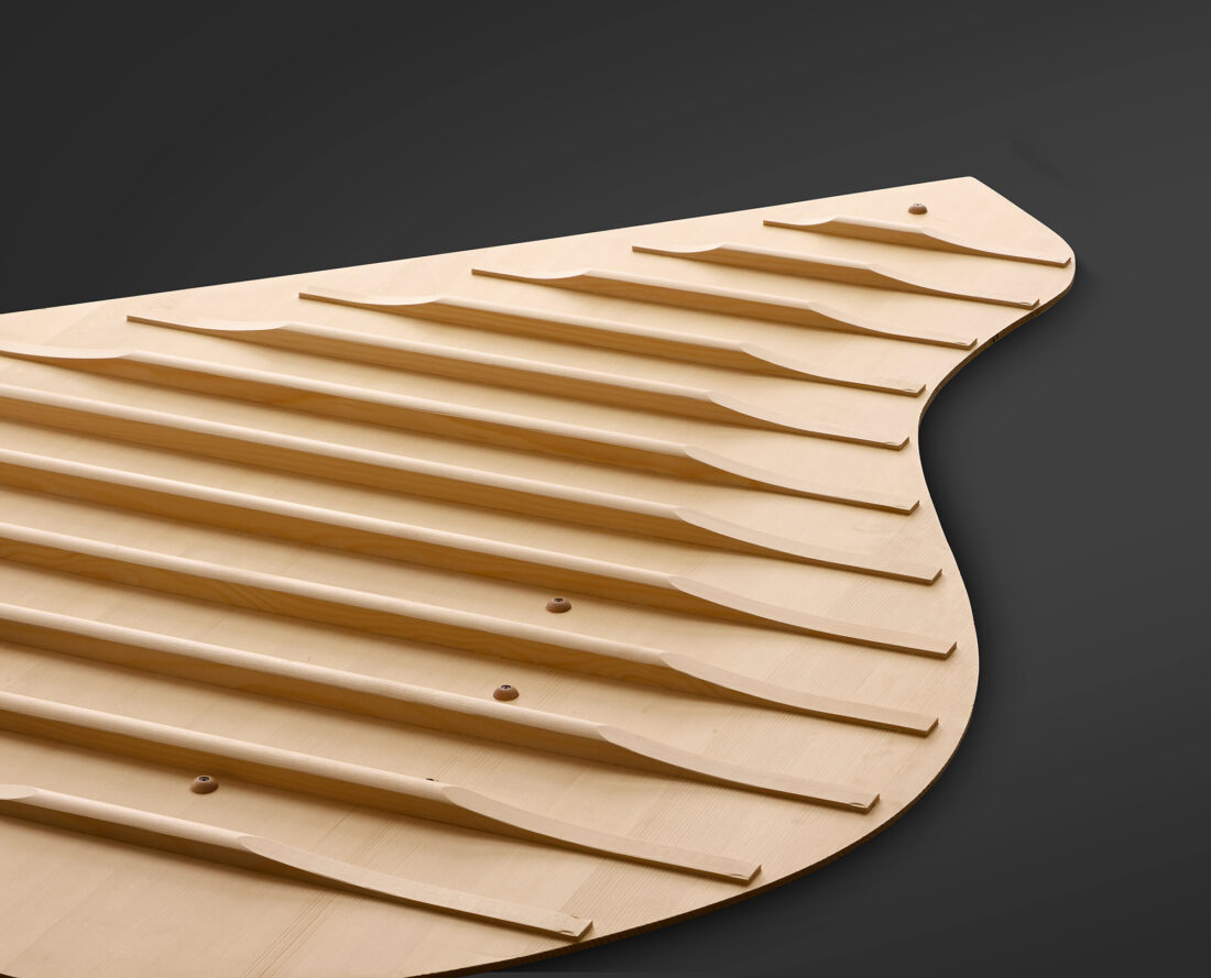 緻密に検証を重ねて設計された響板