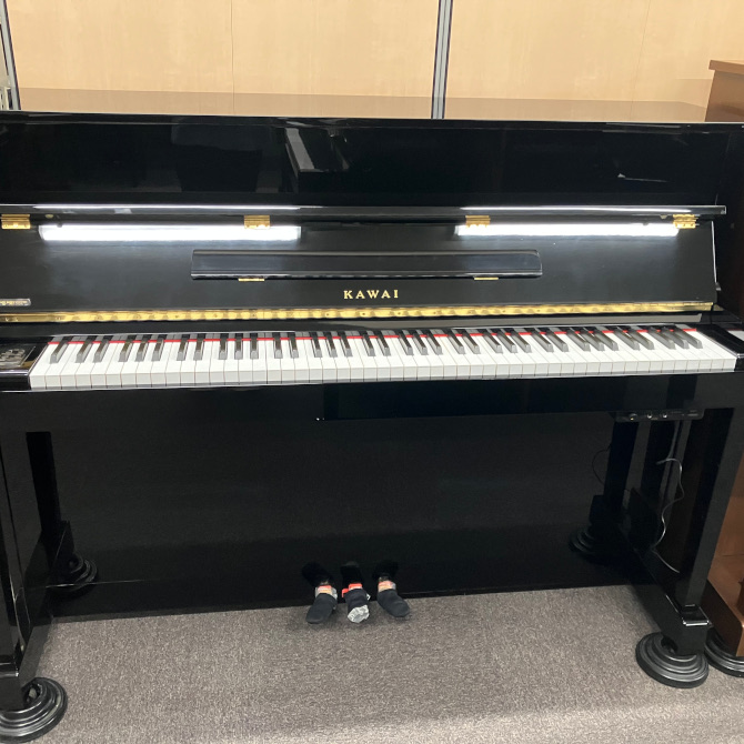 《中古》K-18AT　消音機能付きカワイアップライトピアノ