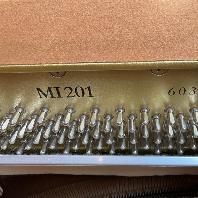 《中古》MI201　ヤマハアップライトピアノ