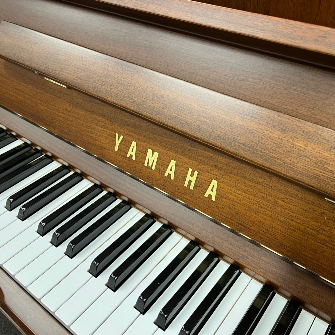《中古》UX10WnC　ヤマハアップライトピアノ