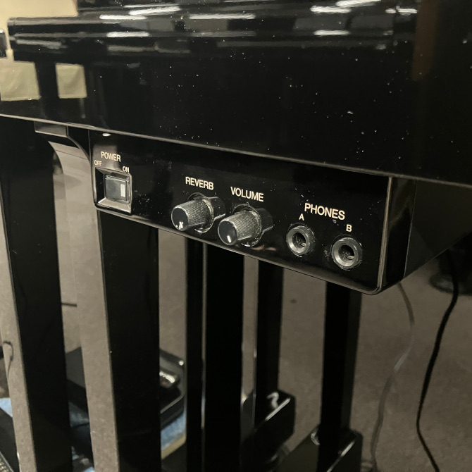 《中古》YM5SD　ヤマハサイレント付アップライトピアノ