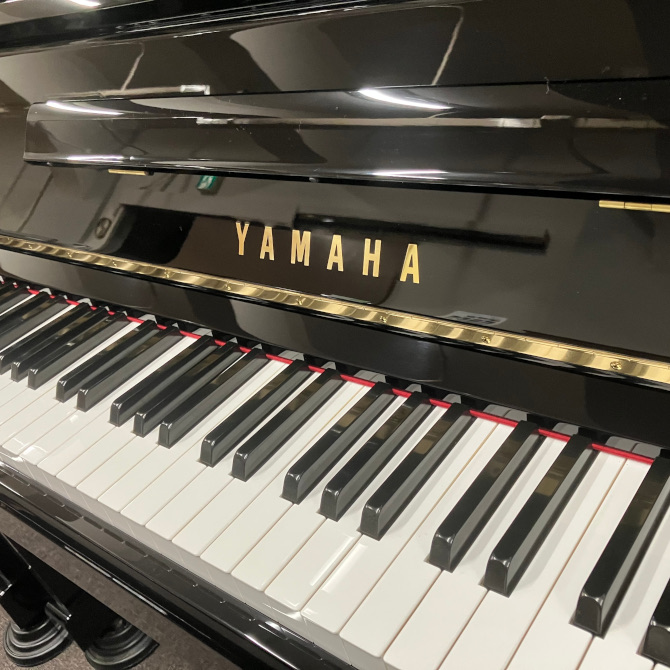 《中古》U10BL　ヤマハアップライトピアノ