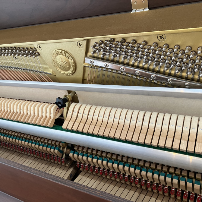 《中古》W100WnC　ヤマハアップライトピアノ