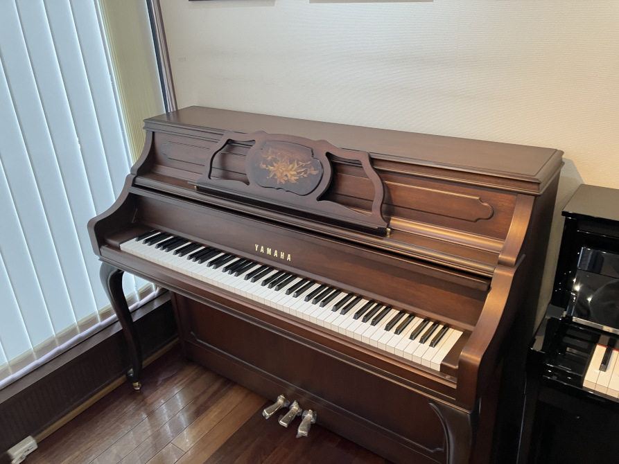 《中古》W100WnC　ヤマハアップライトピアノ