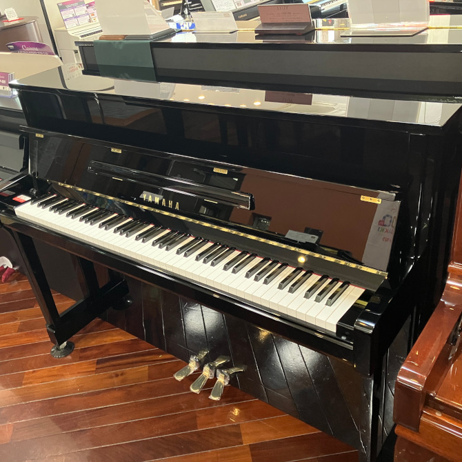 《中古》b113　ヤマハアップライトピアノ