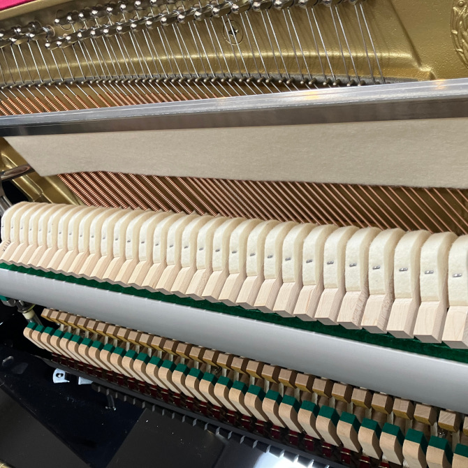 《中古》b113　ヤマハアップライトピアノ