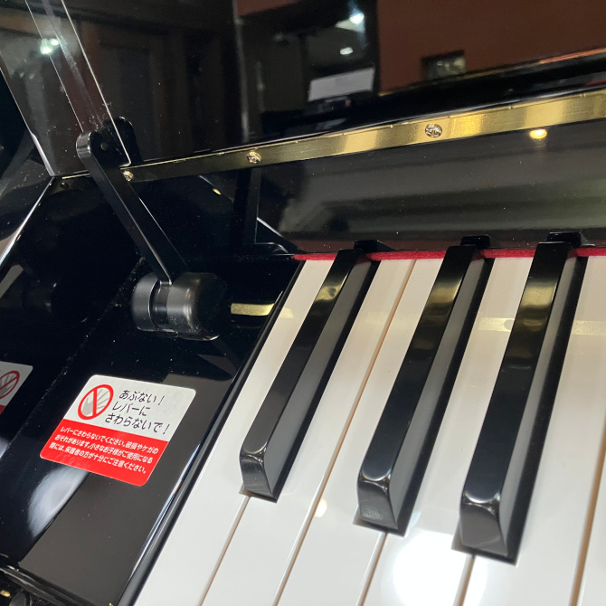 《中古》b113　ヤマハアップライトピアノ