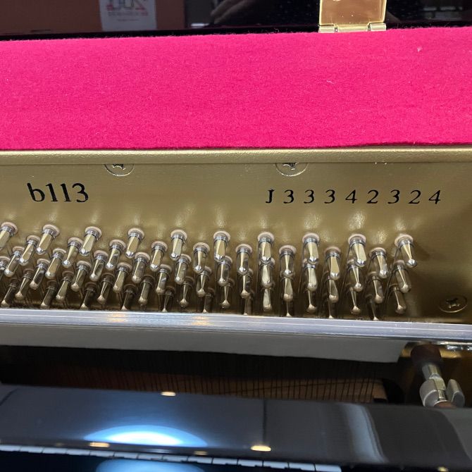 《中古》b113　ヤマハアップライトピアノ