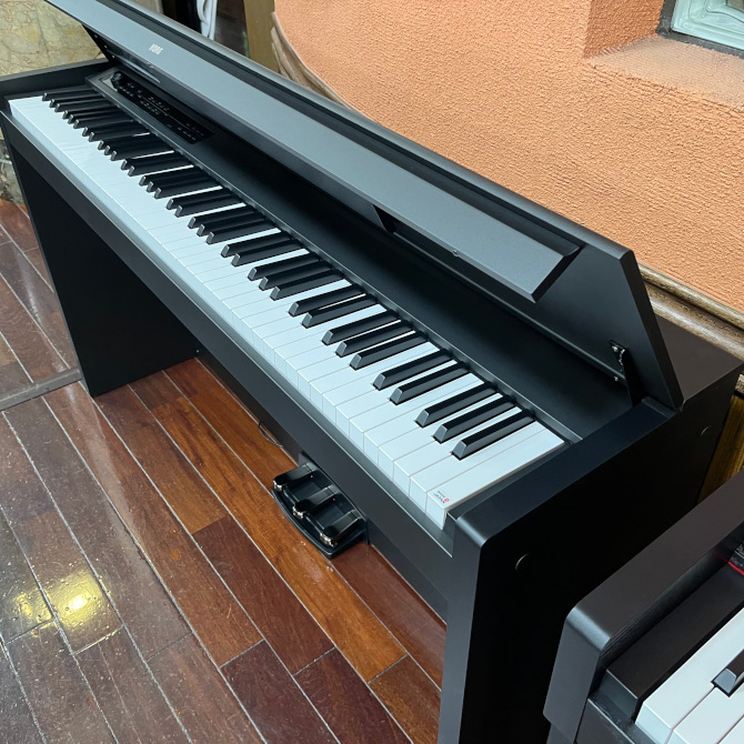 在庫１点限り！！！　KORG！！！　電子ピアノ（イス付き）　３９，９８０円（税込） KORG E1 Air BK ブラック 電子ピアノ 88鍵盤 高低自在椅子セット