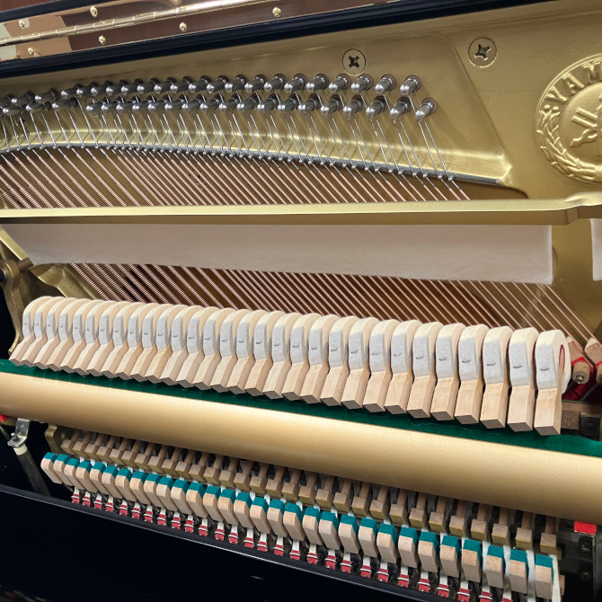 《中古》UX10A　ヤマハリニューアルアップライトピアノ