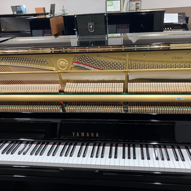 《中古》UX10A　ヤマハリニューアルアップライトピアノ