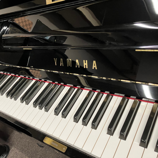 《中古》UX3　ヤマハリニューアルアップライトピアノ