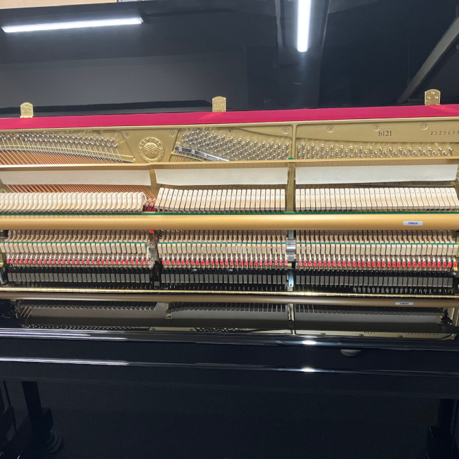 《中古》b121　ヤマハアップライトピアノ