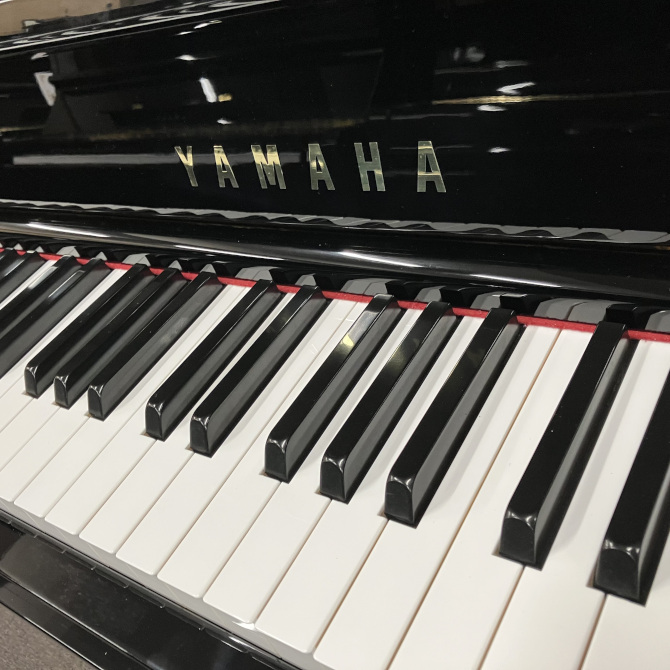 《中古》YU5　ヤマハリニューアルアップライトピアノ