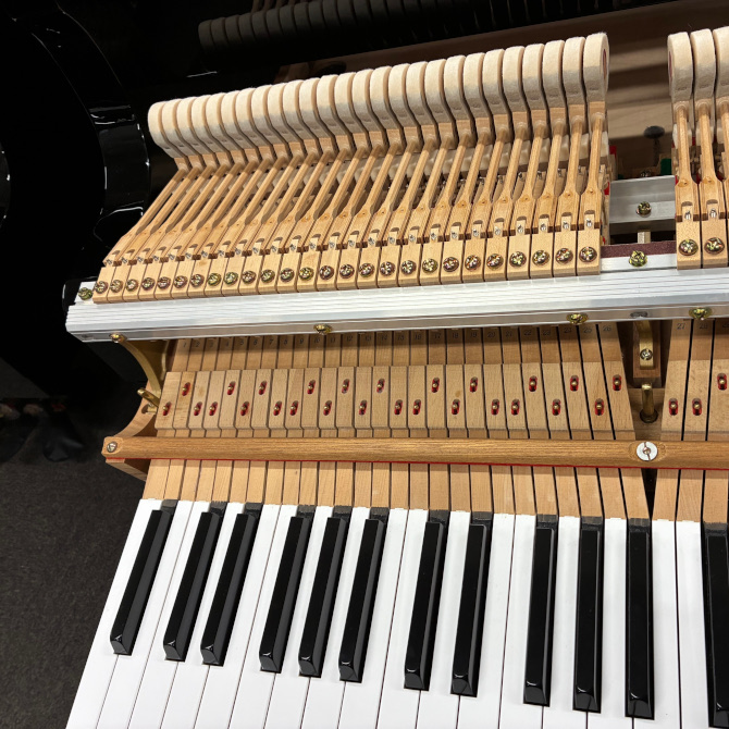 《中古》GC1SN　ヤマハグランドピアノ(消音機能取り外し済み)