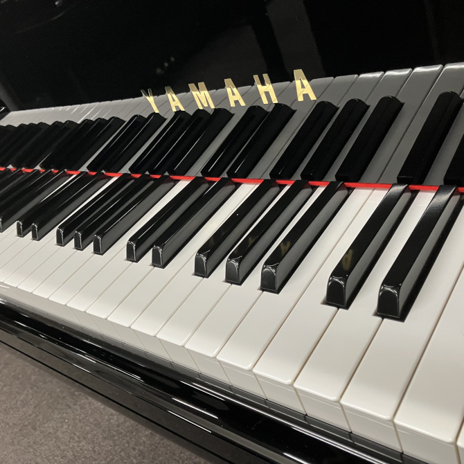 《中古》GC1SN　ヤマハグランドピアノ(消音機能取り外し済み)