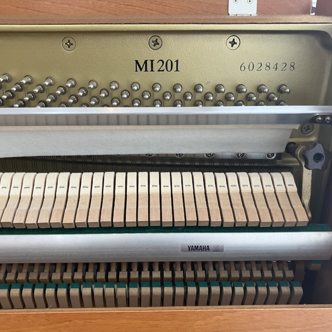 《中古》MI201　ヤマハアップライトピアノ