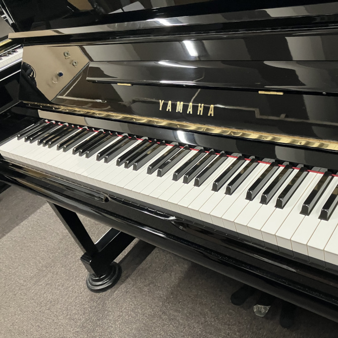 《中古》U30A　ヤマハアップライトピアノ