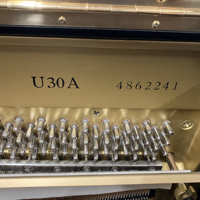 《中古》U30A　ヤマハアップライトピアノ