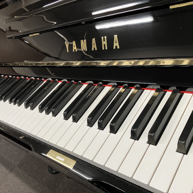 《中古》UX3　ヤマハアップライトピアノ