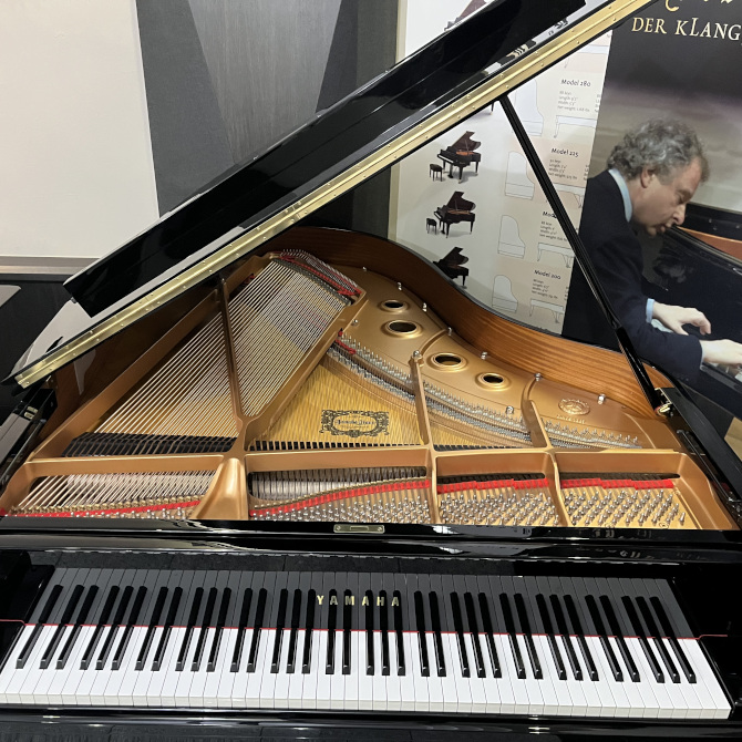 《中古》C3　ヤマハグランドピアノ(消音機能外し済み)