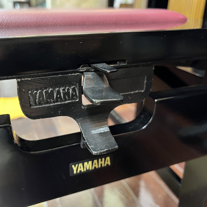 《中古》ヤマハ　背付高低自在椅子