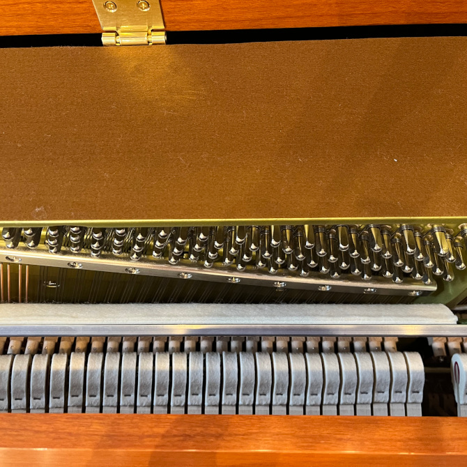《店頭展示品特価品 1台限り》YF101C　ヤマハアップライトピアノ
