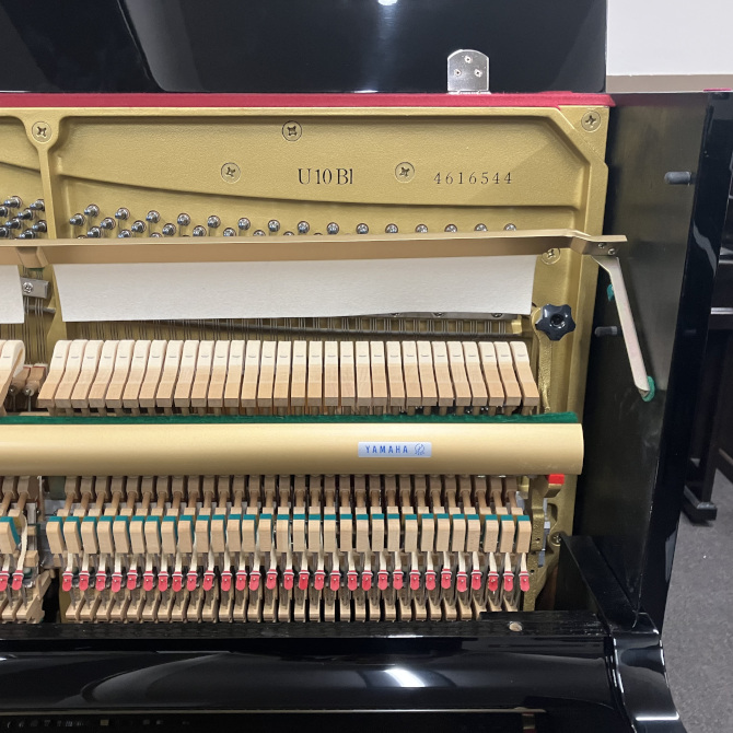 《中古》U10BL ヤマハアップライトピアノ