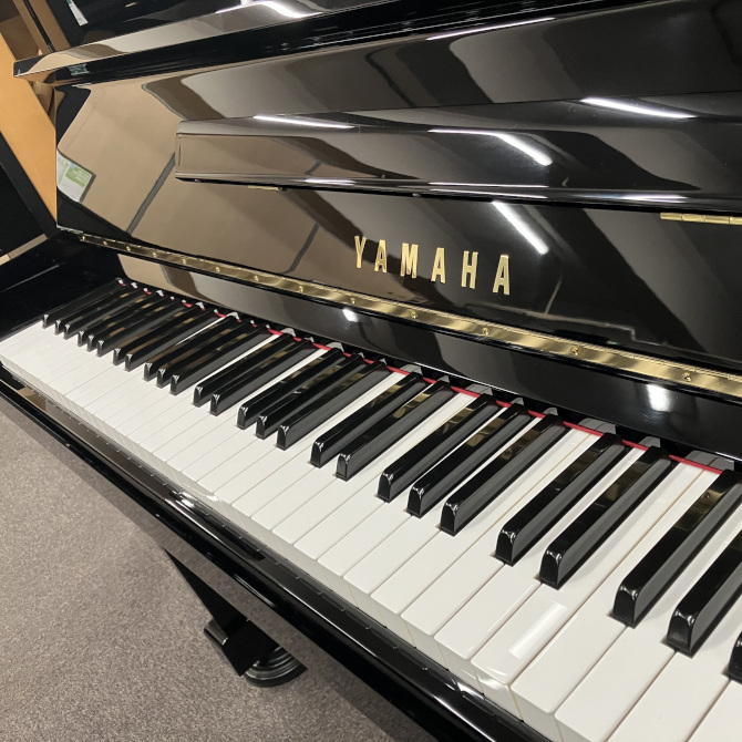 《中古》U10BL ヤマハアップライトピアノ