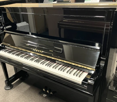 yamaha U30a