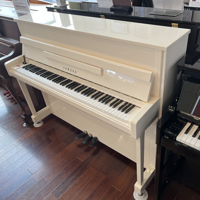 《店頭展示品》b113PWH　ヤマハアップライトピアノ