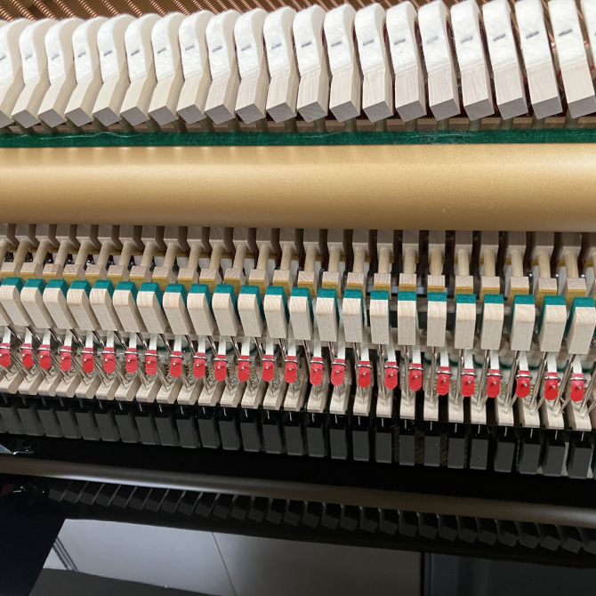 《中古》b121　ヤマハアップライトピアノ